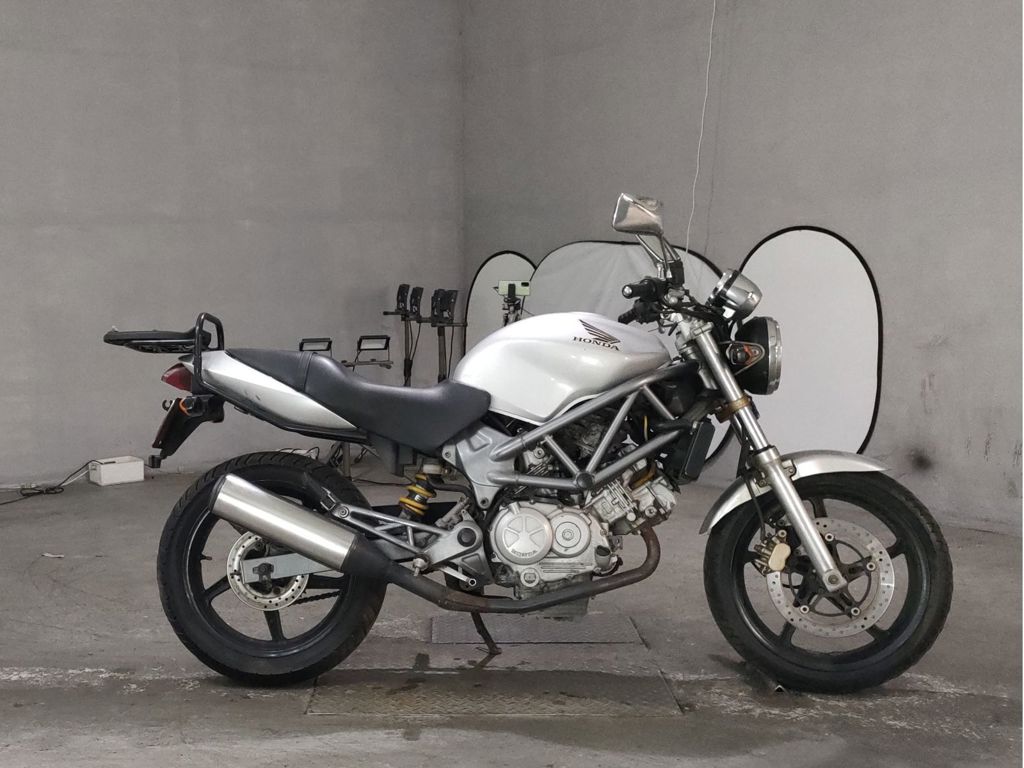 Фото Honda VTR 250 2003 с японского аукциона