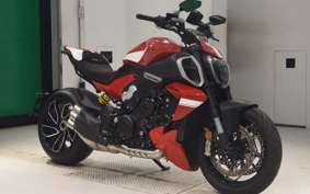 DUCATI DIAVEL V4 2023