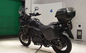 SUZUKI Vｽﾄﾛｰﾑ650XT 2015