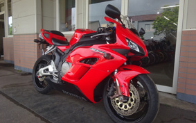 HONDA CBR1000RR 2004 SC57