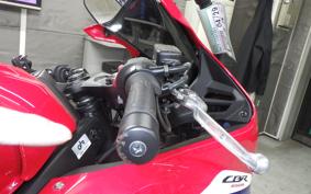 HONDA CBR650R E-Clutch 2025 RH17