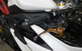 TRIUMPH DAYTONA 675 R 2015