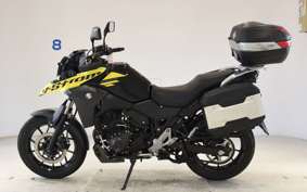 SUZUKI Vｽﾄﾛｰﾑ250 2010