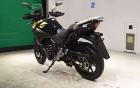 SUZUKI Vｽﾄﾛｰﾑ250A 2021