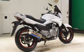 SUZUKI GSR250