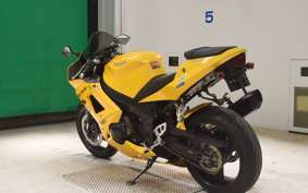 TRIUMPH DAYTONA 600 2004