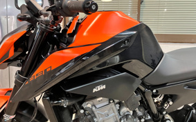 KTM 890 DUKE 2023 TU940