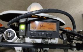 SUZUKI DR250R SJ45A
