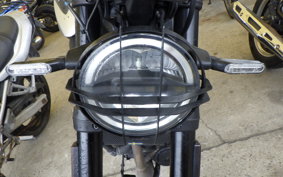 HUSQVARNA SVARTPILEN 125