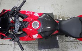 HONDA CBR650R E-Clutch 2025 RH17