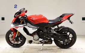 YAMAHA YZF-R1 2018