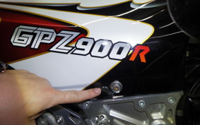 KAWASAKI GPZ900R NINJA 1999 ZX900A