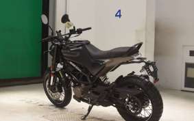 HUSQVARNA SVARTPILEN 125 2004