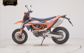 KTM 690 SMC R 2025