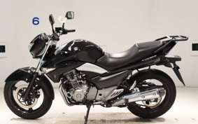 SUZUKI GSR250