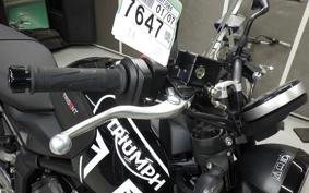 TRIUMPH TRIDENT 660 2025