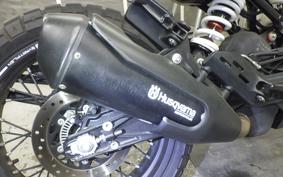 HUSQVARNA SVARTPILEN 401 2023