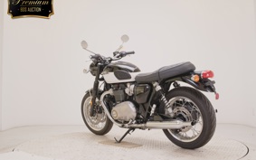 TRIUMPH BONNEVILLE T120 2025