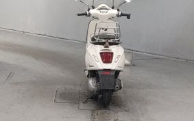 VESPA  VESPA  PRIMA  BEIGE RA125 M8110
