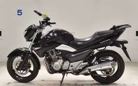 SUZUKI GSR250