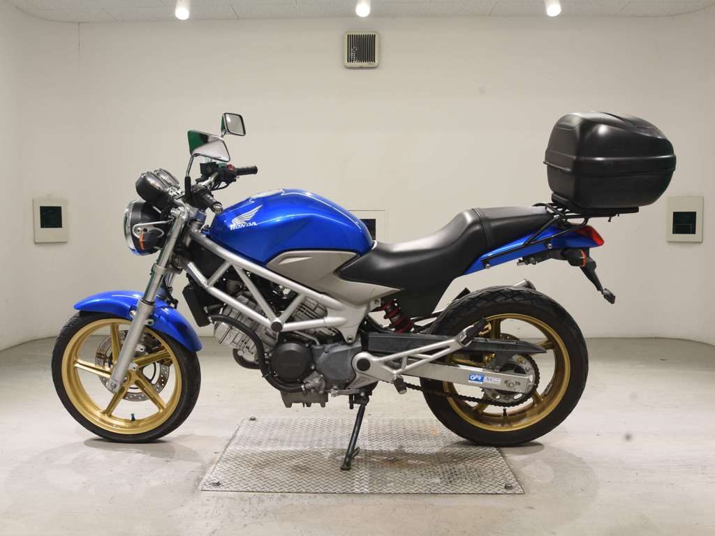 Фото Honda VTR 250 Gen. 2 2009 с японского аукциона