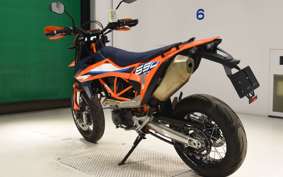 KTM 690 SMC R 2024