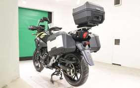 SUZUKI Vｽﾄﾛｰﾑ250 2023