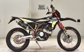 FANTIC XEF125 2024
