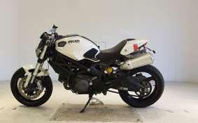 DUCATI MONSTER 696 + 2010