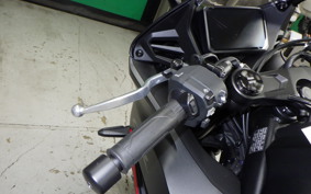 HONDA CBR650R E-Clutch 2025 RH17