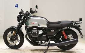 MOTO GUZZI V7 STONE 3