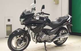 SUZUKI GSR250S