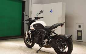 TRIUMPH TRIDENT 660 2022