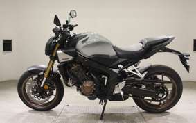 HONDA CB650R E-Clutch 2026 RH17