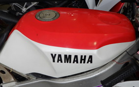 YAMAHA FZR400