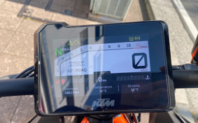 KTM 1290 SUPER DUKE-R 2022 V3940