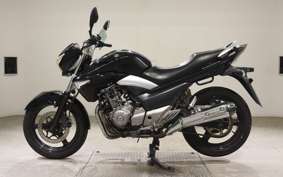 SUZUKI GSR250 2024