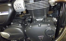 TRIUMPH STREET TWIN 2019