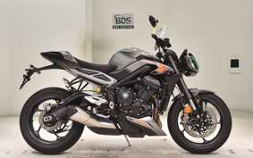 TRIUMPH STREET TRIPLE RS 2025