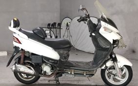 SYM RV125EFi ..