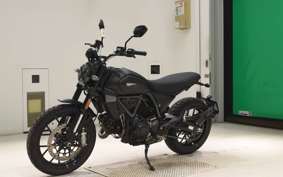DUCATI SCRAMBLER ICON 2025