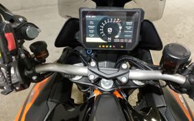 KTM 1290 SUPER DUKE GT 2021 V6940
