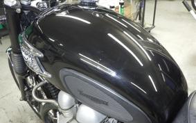 TRIUMPH BONNEVILLE T100 2007