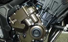 HONDA CB650R E-Clutch 2024 RH17