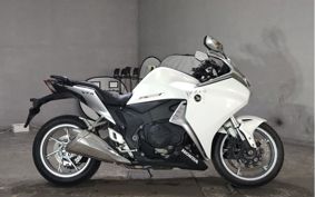 HONDA VFR1200F 2013 SC63