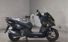 KYMCO G-Dink250 ..