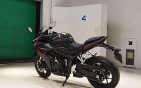 HONDA CBR650R E-Clutch 2025 RH17