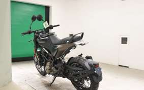 HUSQVARNA SVARTPILEN 401 2025