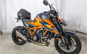 KTM 1290SUPER DUKE 2021 V3940