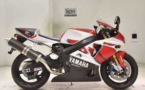 YAMAHA YZF-R7 2000